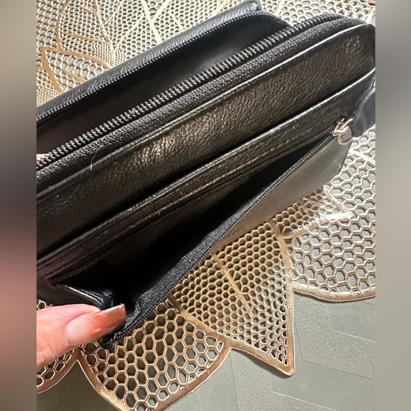 Women’s clutch wallet - Picture 2 of 9